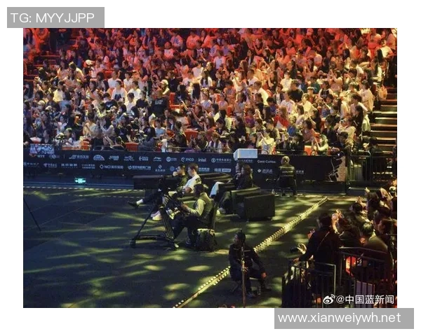 周琦陈盈骏携儿子糊糊现身首钢园为王楚钦加油助威