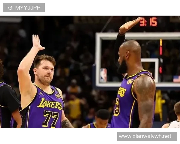 詹姆斯半场9中5砍下15分4助,东契奇得到22分5助 詹姆斯半场9中5砍下15分4助,东契奇得到22分5助