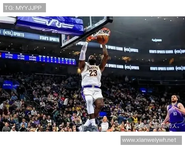 詹姆斯半场13分6助攻，追身三分+反击暴扣连续率队追分