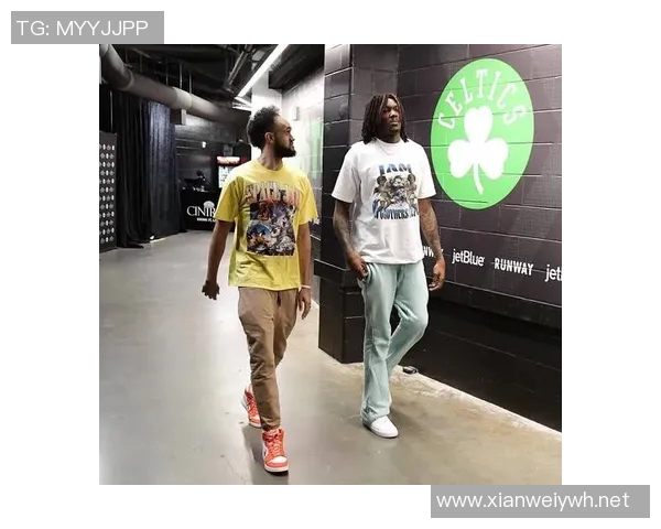 气质型男！凯尔特人官媒晒杰伦-布朗入场照：故乡之结